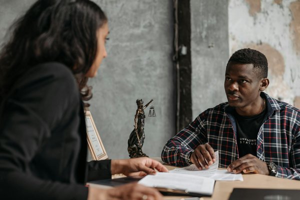 Comment naviguer dans les réglementations sur l'éthique des affaires pour les entreprises de consulting?