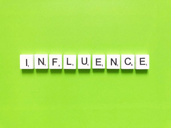 Quelles tactiques de marketing d'influence sont efficaces pour les marques de voyages de luxe ?